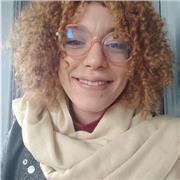 Je propose des cours de français accessibles pour partager ma connaissance et ma passion de la langue de Molière.